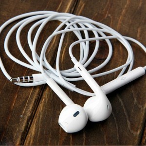 Earphone Headset with Remote & Mic for iPhone 5 Touch 5 iPad2 3 SKU: MEA-0461